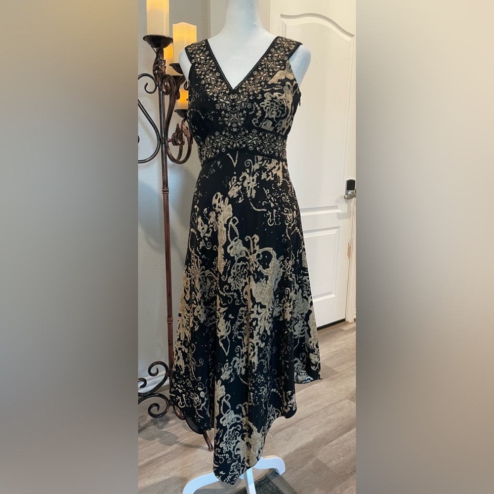 Black INC Women's Vintage Embroidered 100% Silk Handkerchief Hem Dress Size 2